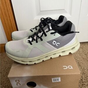 On Running Women's Athletic Shoes - Light Gray and Cream